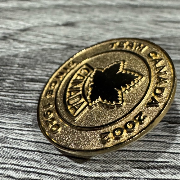 Team Canada 2002 Pin #9 of 24: Gold Medal Pin - Vintage Collectible Lapel Pin - Picture 3 of 5